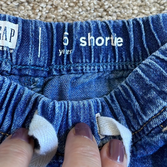 5T Gap Shorts - Picture 2 of 3